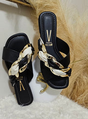 CRISS CROSS GOLD DETAIL FLIP FLOPS - BLACK