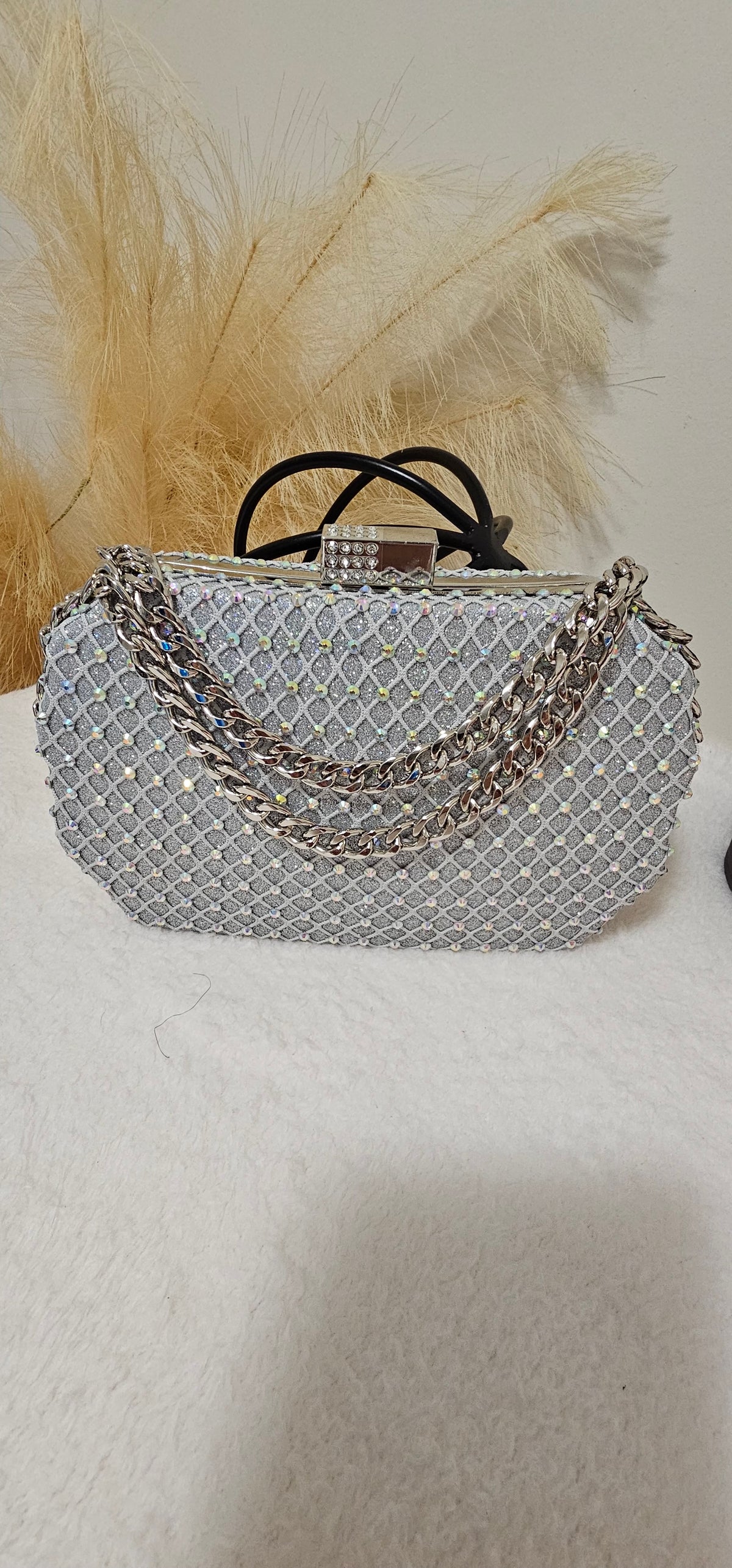 DAZZLE ME CHAIN CLUTCH - WHITE