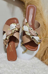 CRISS CROSS GOLD DETAIL FLIP FLOPS - BROWN